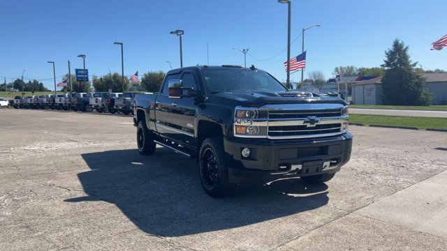 Used 2018 Chevrolet Silverado 2500 High Country w/ Duramax Plus Package AWD/4WD image 3