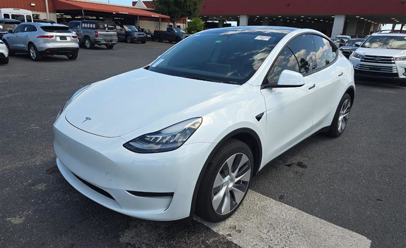 Used 2023 Tesla Model Y Long Range AWD/4WD image 3