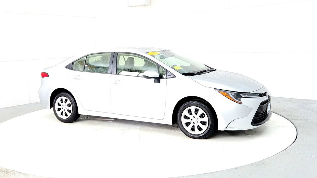 Used 2024 Toyota Corolla LE FWD image 7