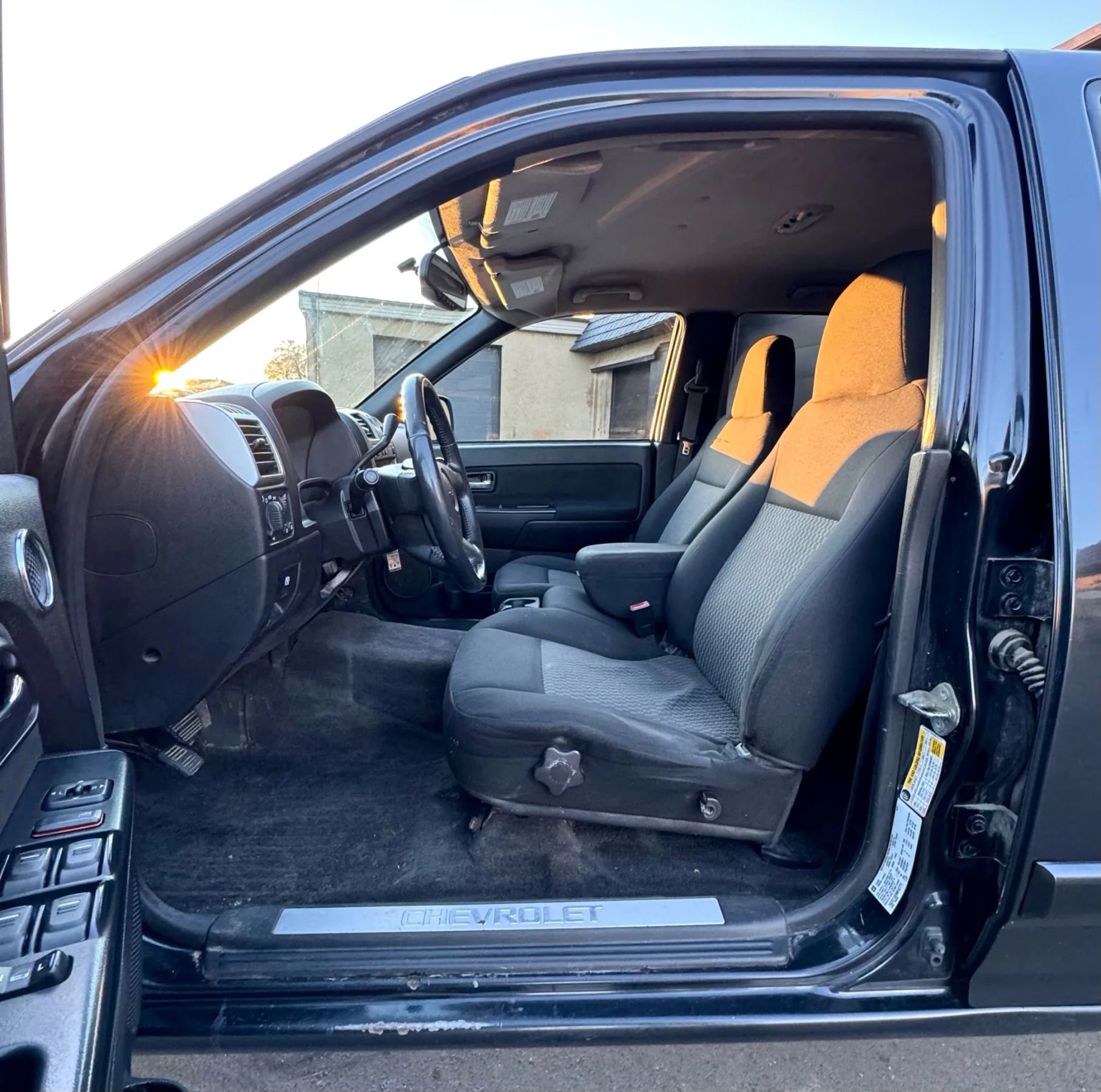 Used 2009 Chevrolet Colorado LT w/ LT Preferred Equipment Group AWD/4WD image 4