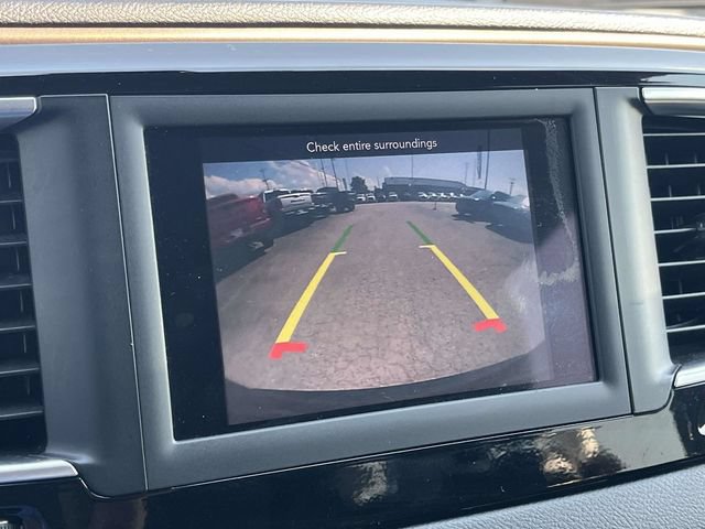 Used 2018 Chrysler Pacifica Touring-L FWD image 29