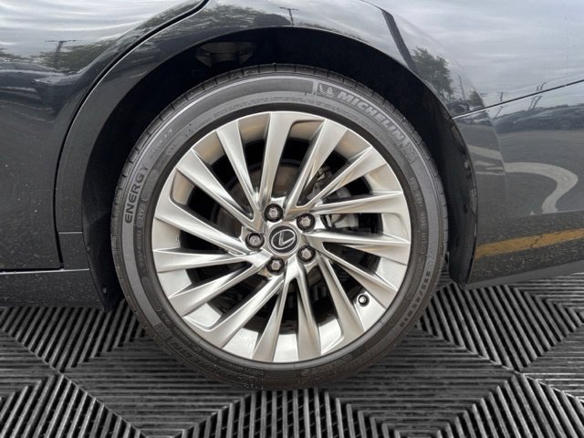 Used 2023 Lexus ES 350 Ultra Luxury w/ Accessory Package (Z2) FWD image 31