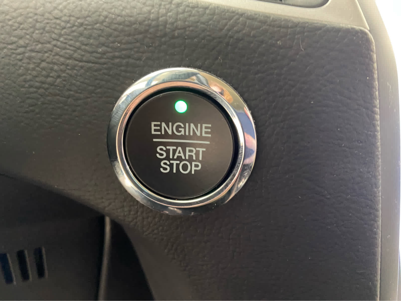 Used 2024 Ford Edge SE image 34