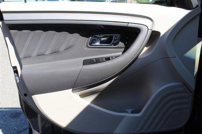 Used 2012 Ford Taurus SEL FWD image 11