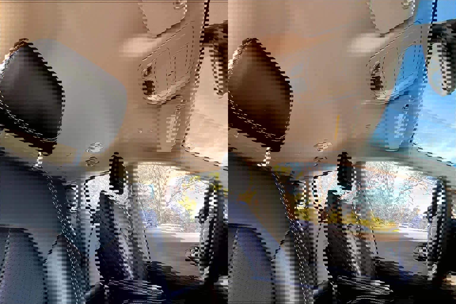 Used 2024 Chrysler Pacifica Touring-L image 13