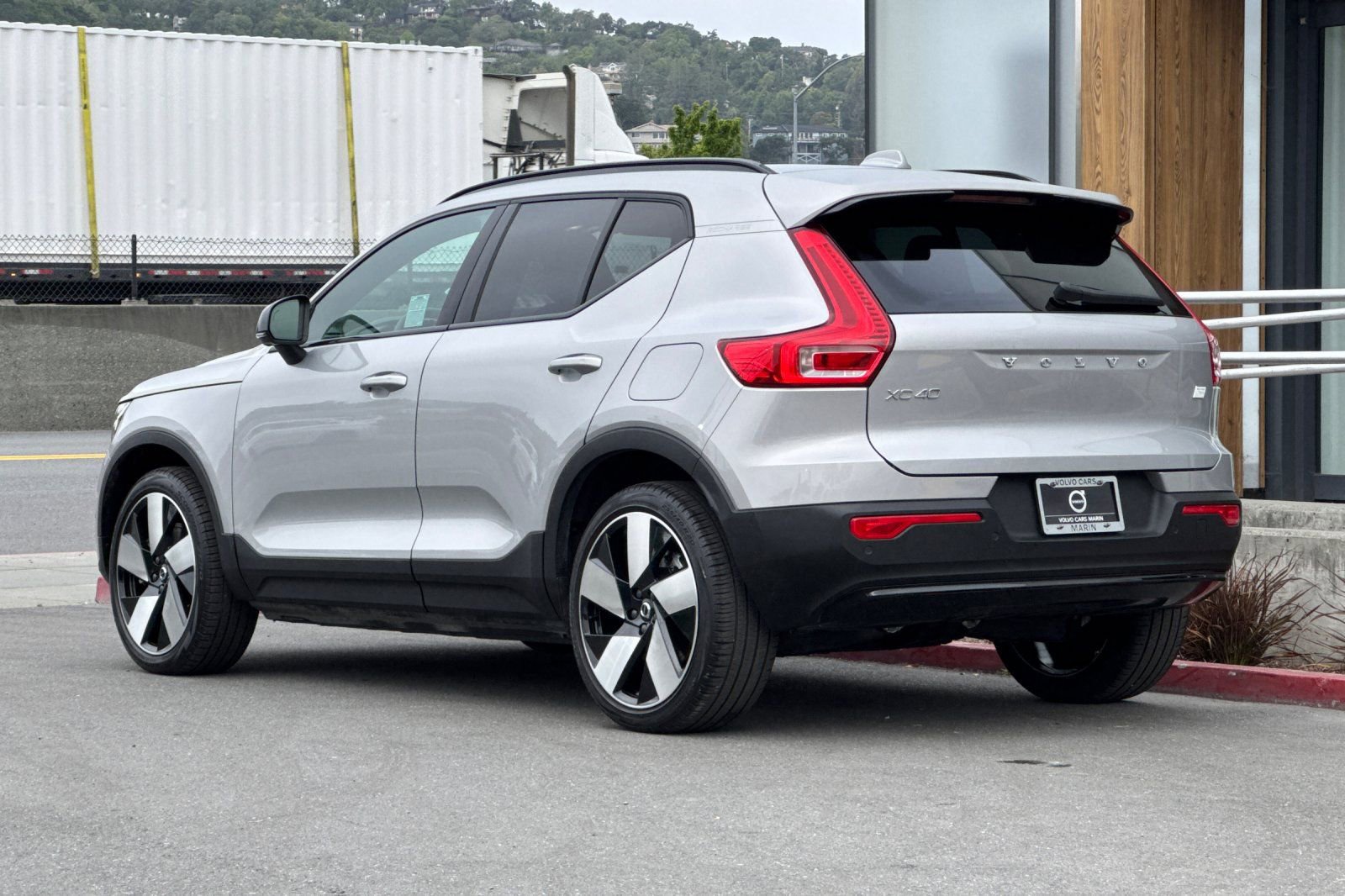 Certified 2023 Volvo XC40 Recharge Ultimate w/ Protection Package Premier AWD/4WD image 7
