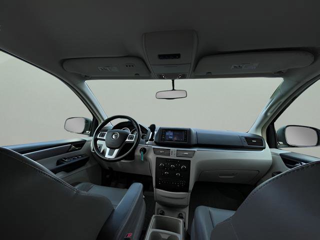 Used 2013 Volkswagen Routan SE image 27