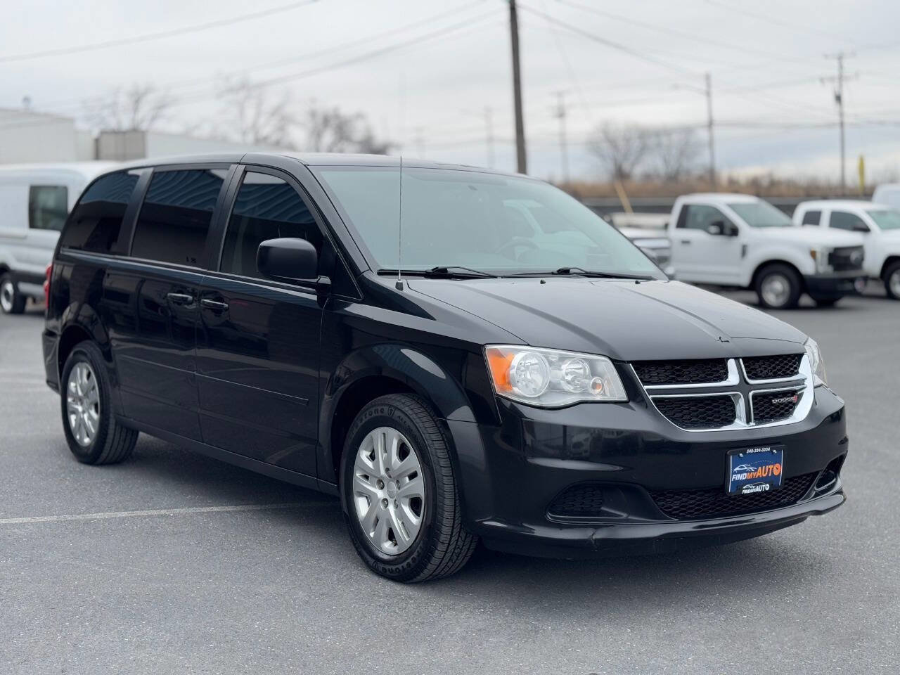 Used 2016 Dodge Grand Caravan SE w/ Quick Order Package 29E SE FWD image 3