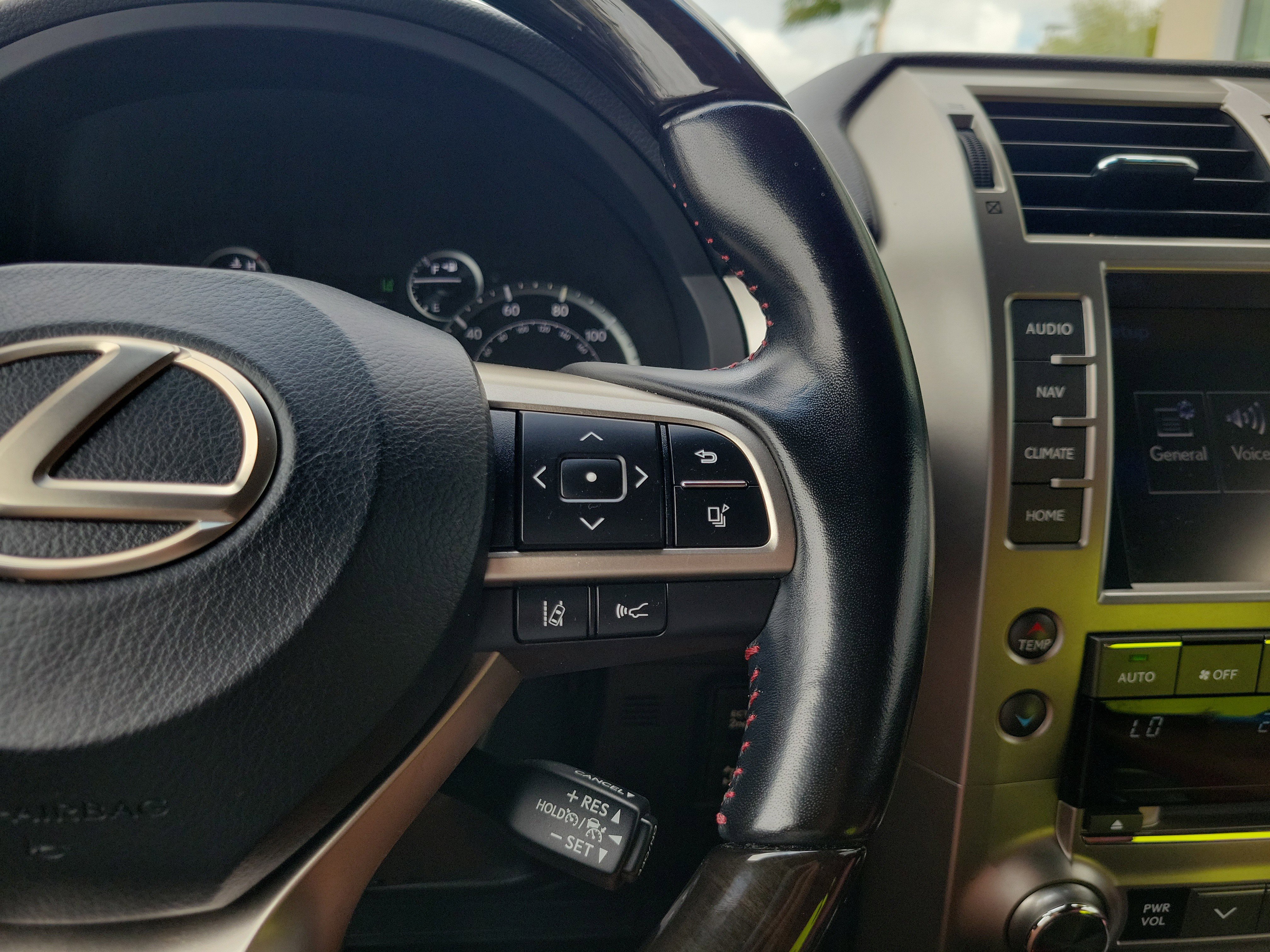 Used 2021 Lexus GX 460 Premium w/ Premium Package image 29