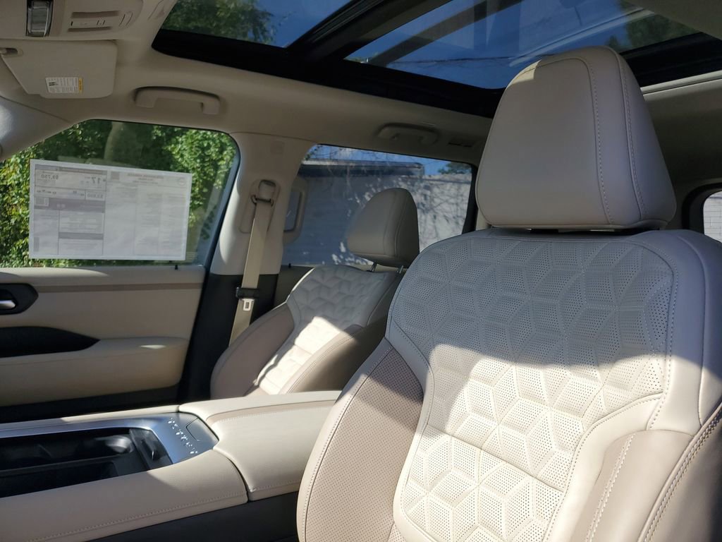 New 2026 Nissan Armada Platinum image 11