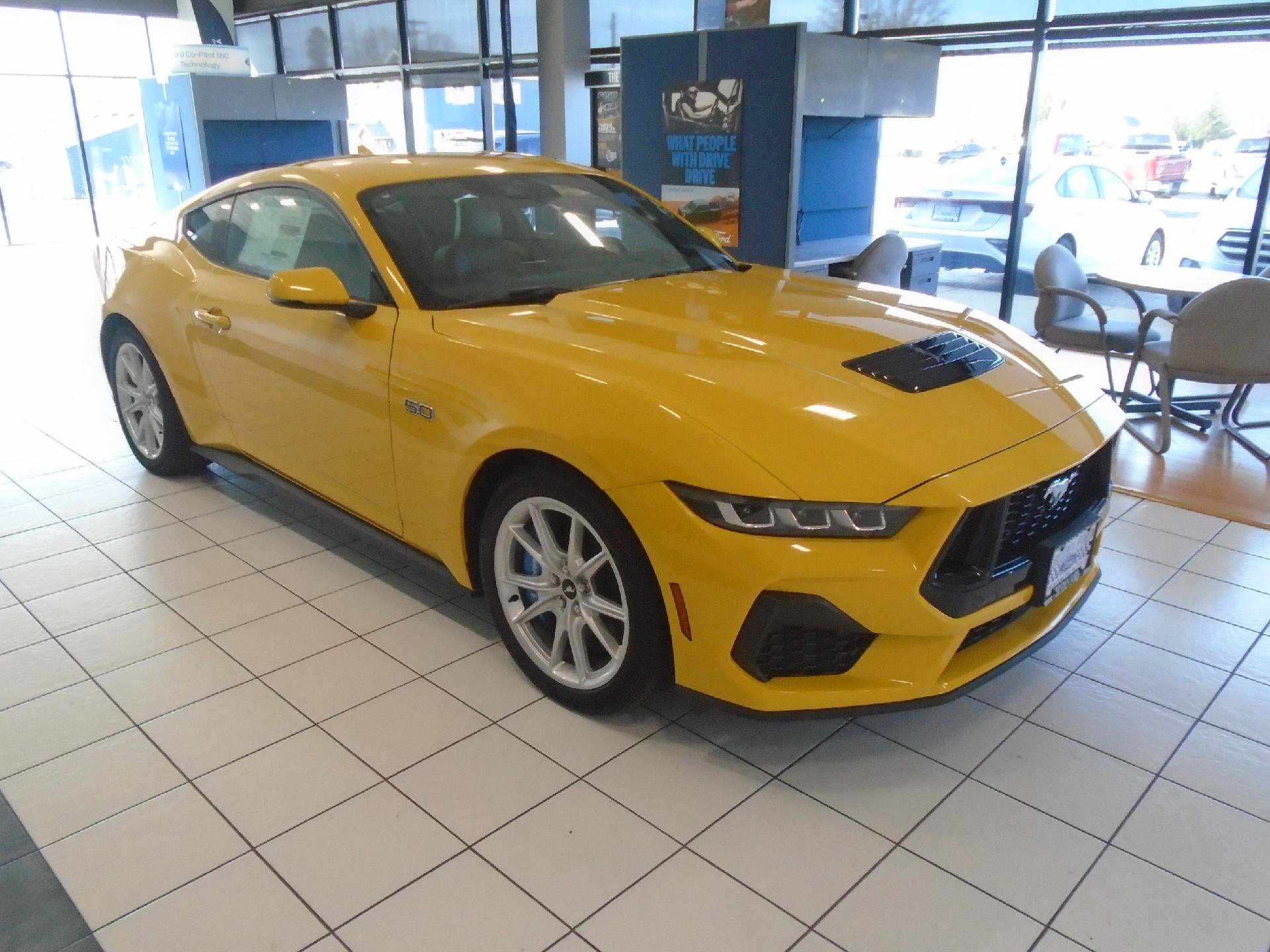 Used 2024 Ford Mustang GT Premium image 1