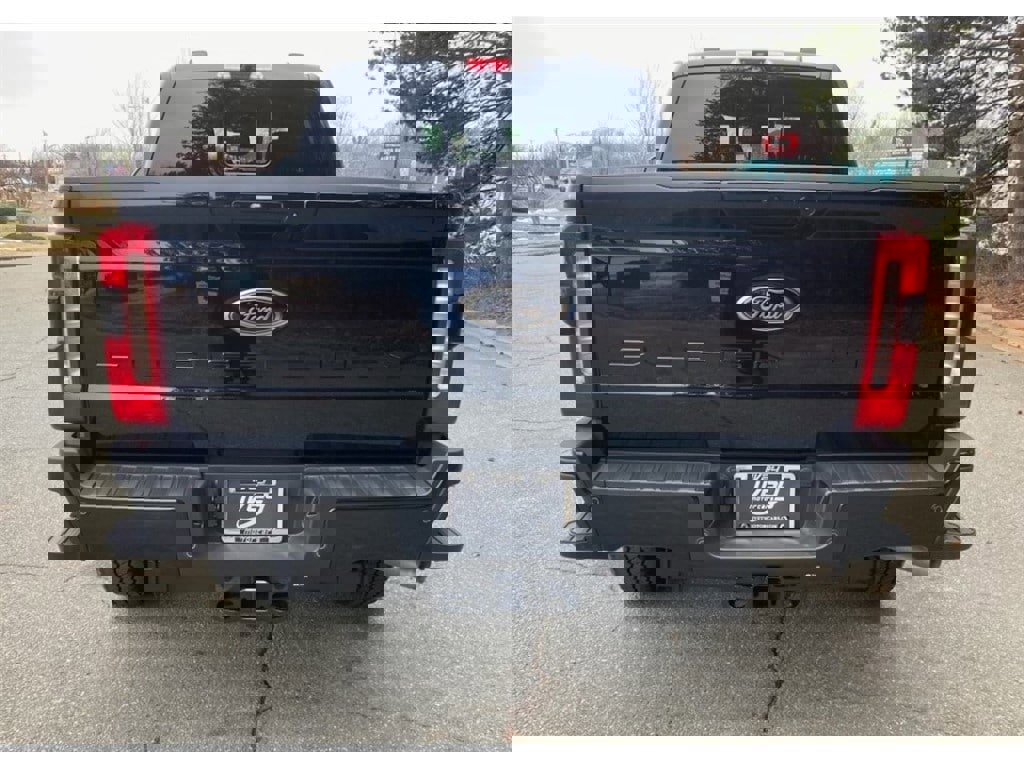 Used 2025 Ford F250 XLT w/ Black Appearance Package image 7