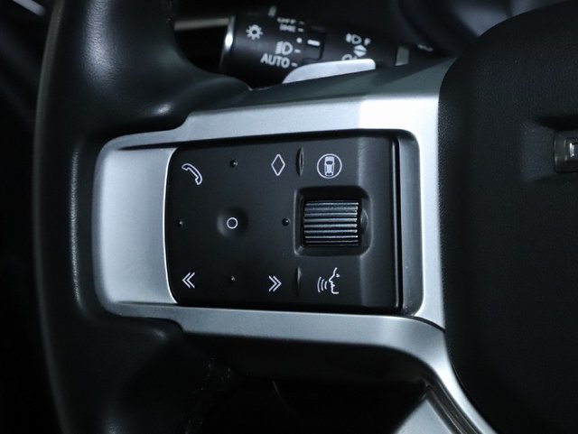 Used 2025 Land Rover Discovery Dynamic SE AWD/4WD image 23