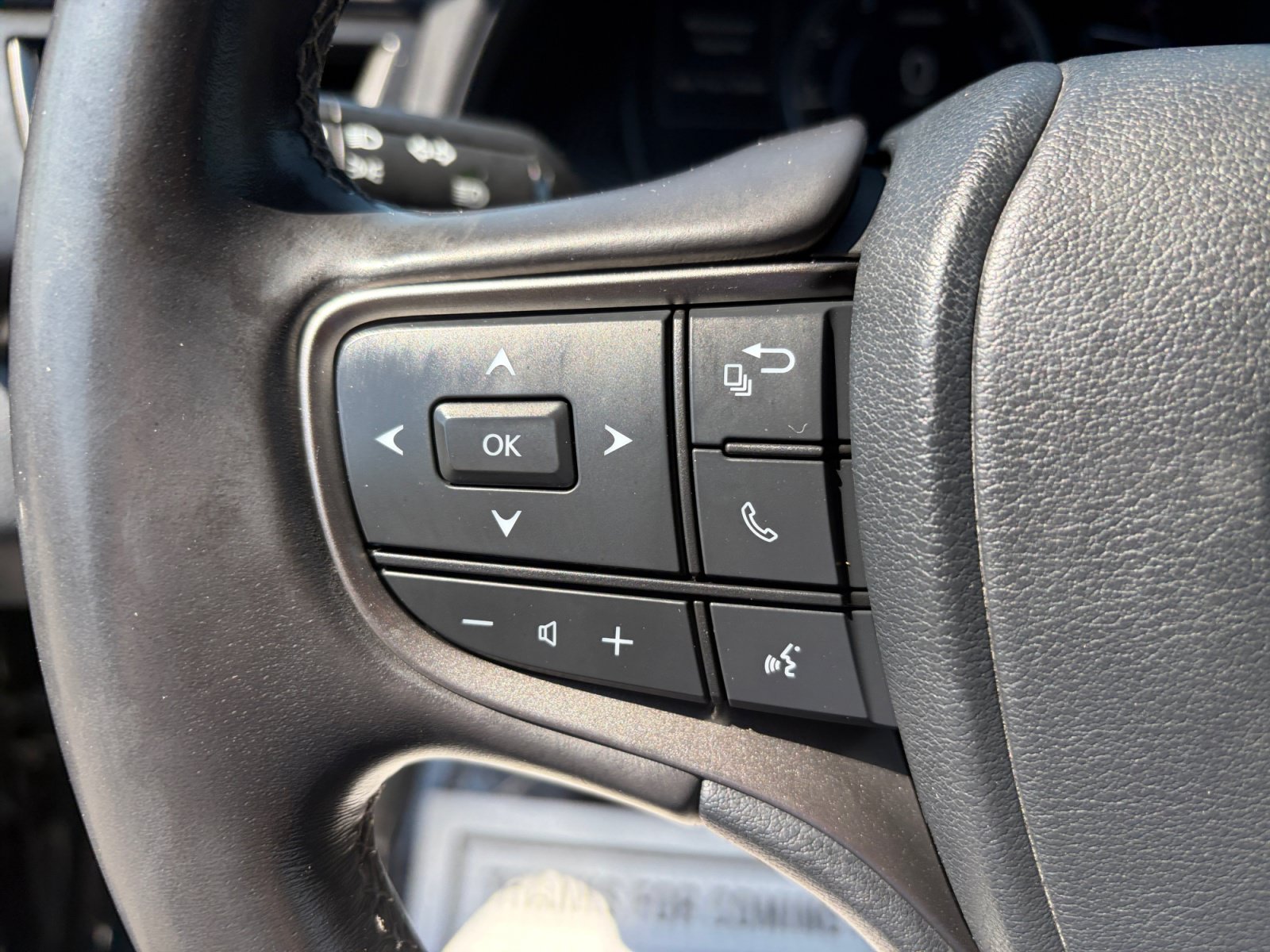 Used 2021 Lexus UX 200 FWD image 14