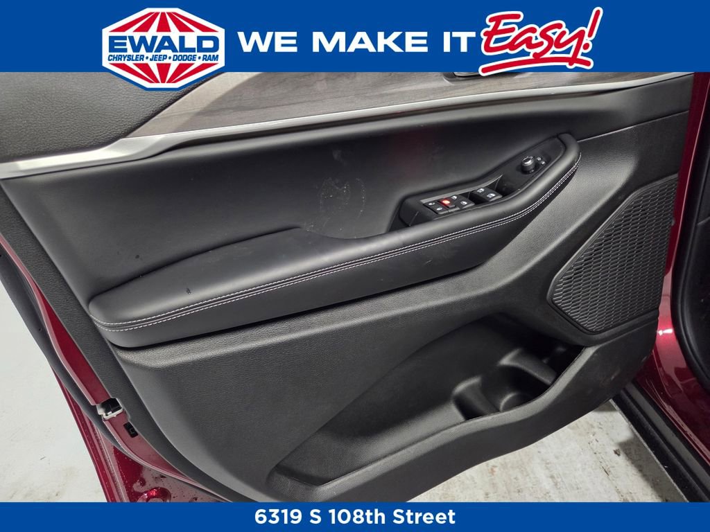 New 2025 Jeep Grand Cherokee L Limited image 12