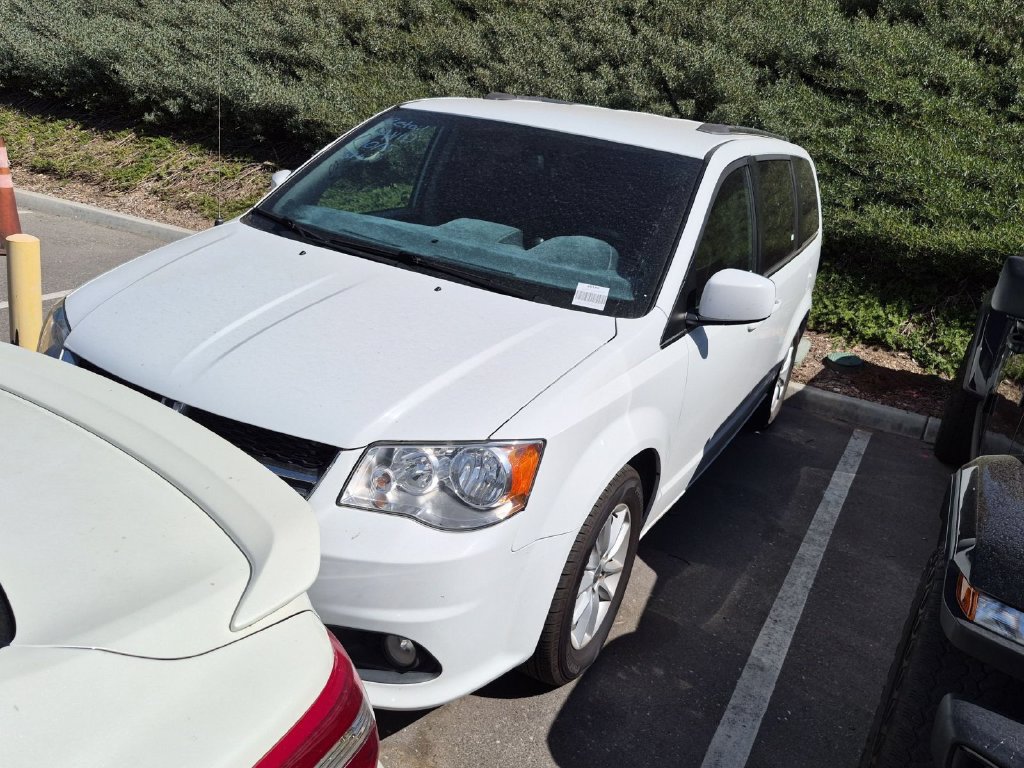 Used 2019 Dodge Grand Caravan SXT w/ Rear Park Assist Package FWD image 1