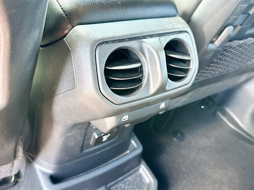 Used 2022 Jeep Wrangler Unlimited Rubicon 4xe w/ Safety Group AWD/4WD image 28