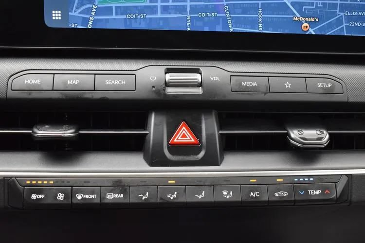 Used 2025 Kia K4 FWD image 33