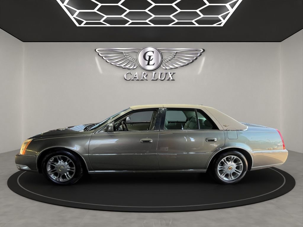 Used 2011 Cadillac DTS Luxury FWD image 1