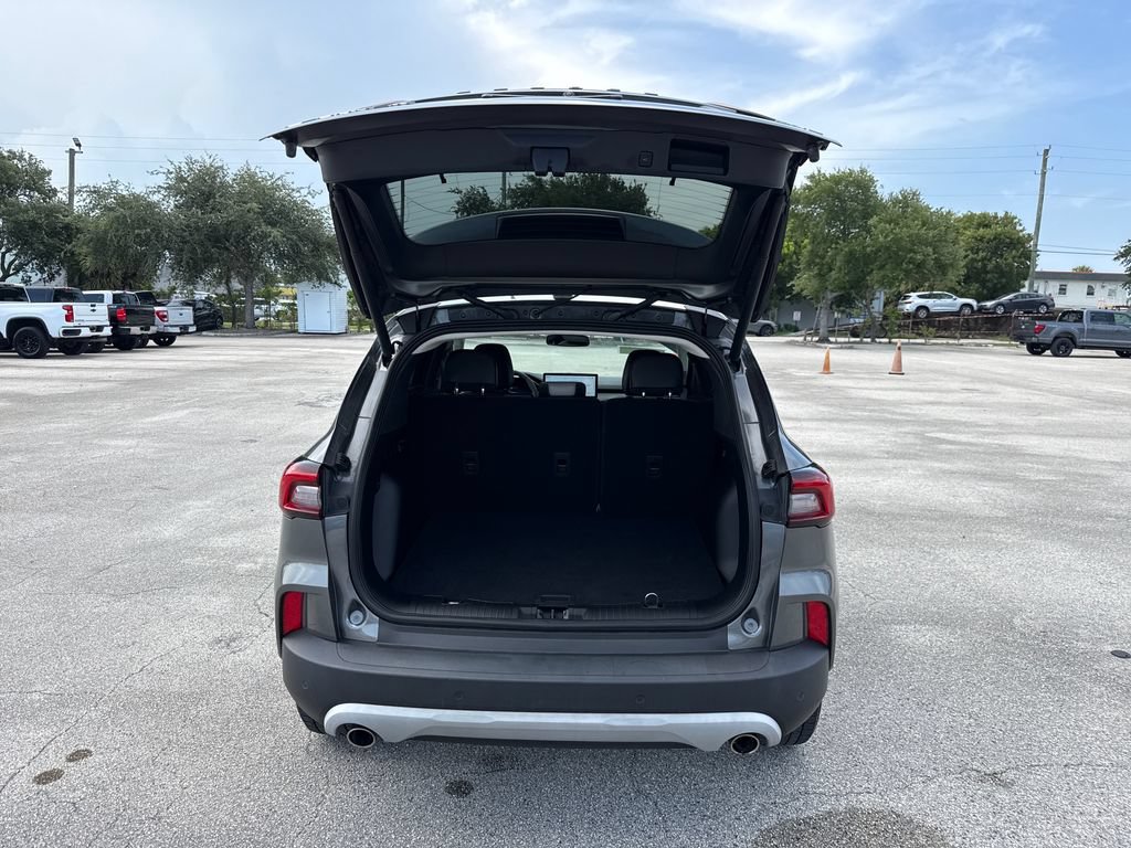 Used 2023 Ford Escape Platinum AWD/4WD image 28