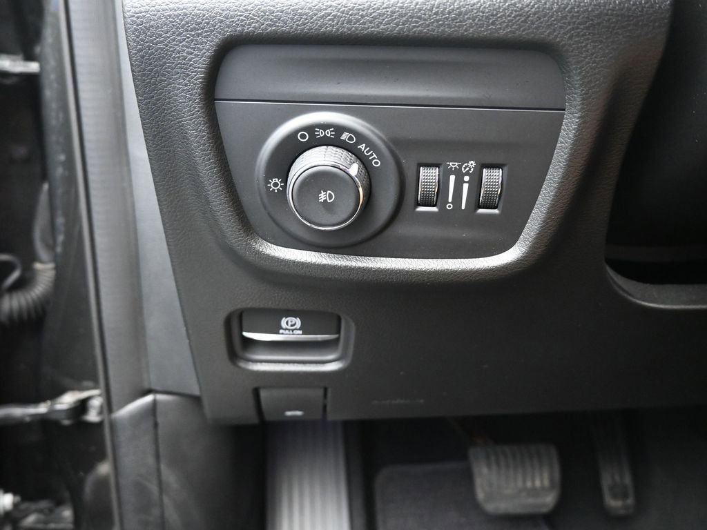 Used 2024 Jeep Grand Cherokee L Summit w/ Advanced Protech Group IV image 35