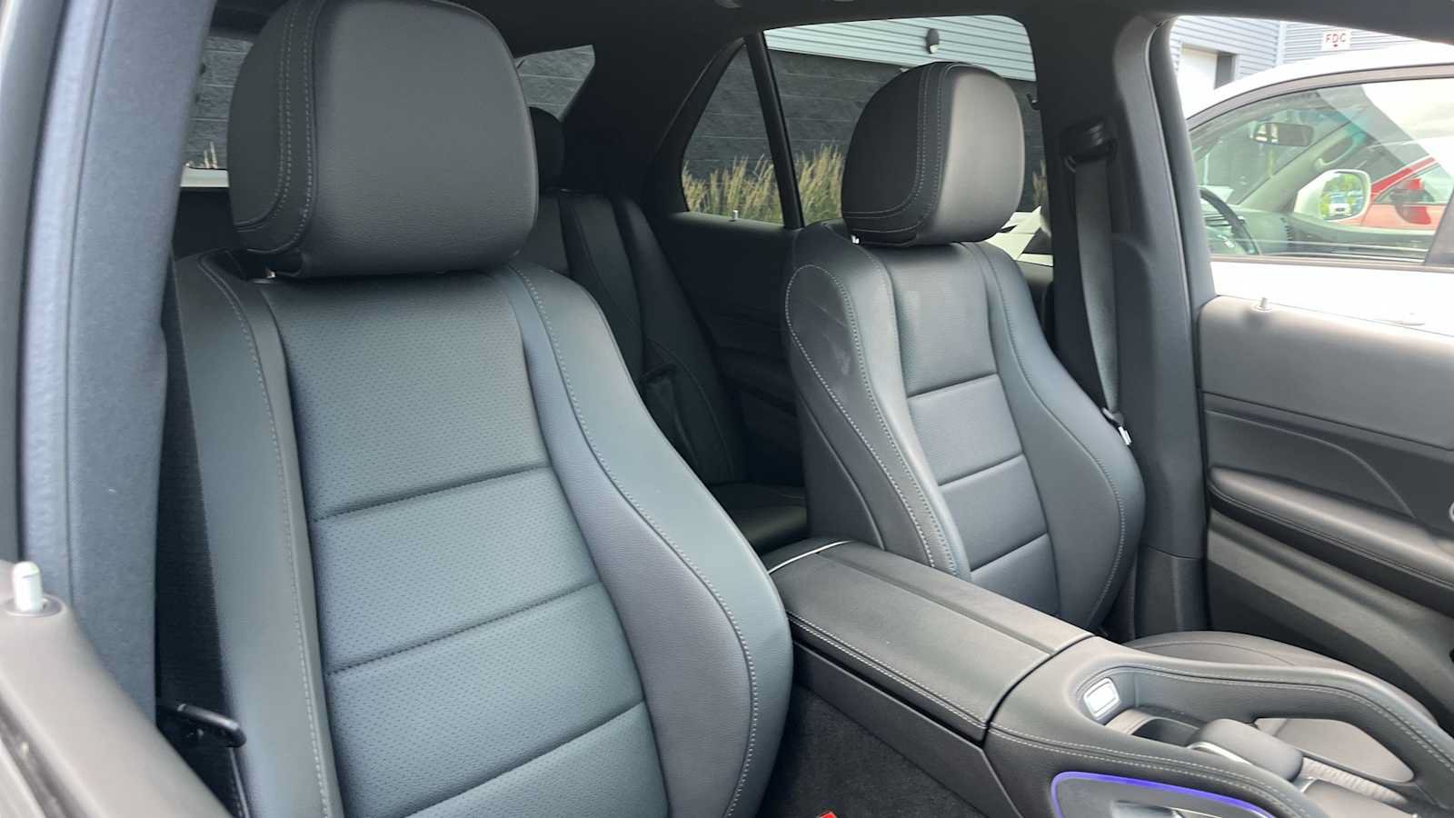 Certified 2025 Mercedes-Benz GLE 450e 4MATIC image 36