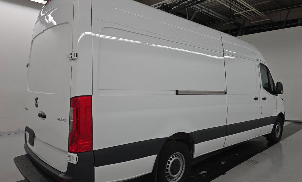 Used 2023 Mercedes-Benz Sprinter 2500 image 8