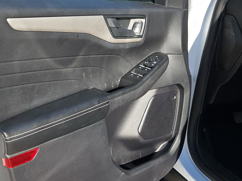 Used 2022 Ford Escape SE image 18