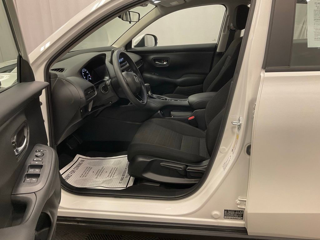 Used 2025 Honda HR-V LX image 13