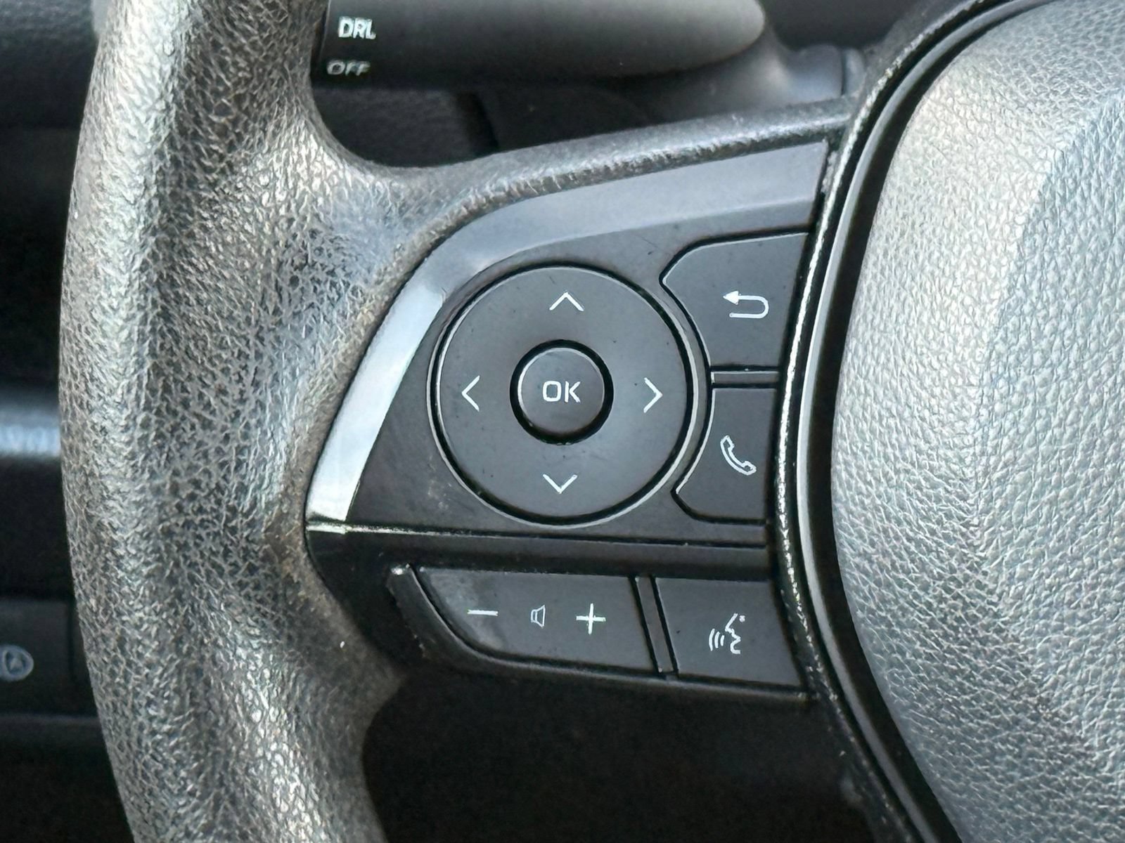 Used 2021 Toyota RAV4 LE AWD/4WD image 27