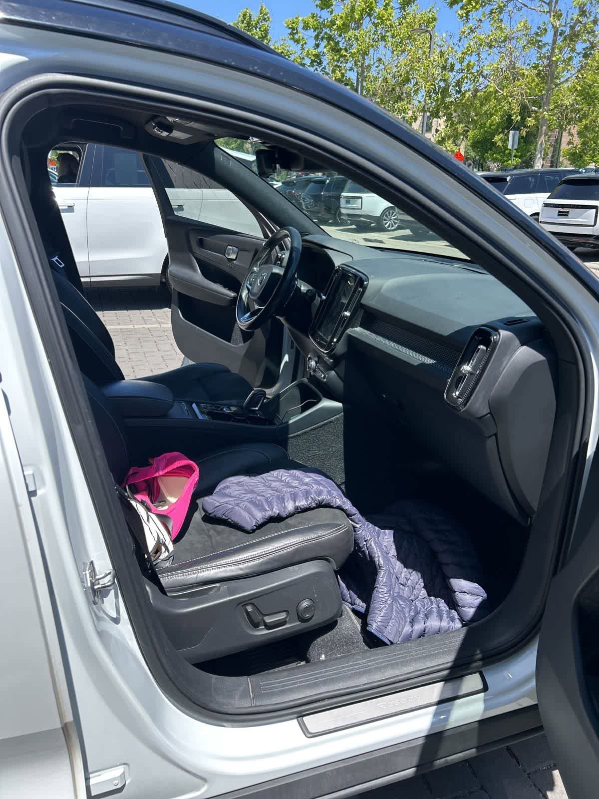 Used 2019 Volvo XC40 T4 R-Design FWD image 20