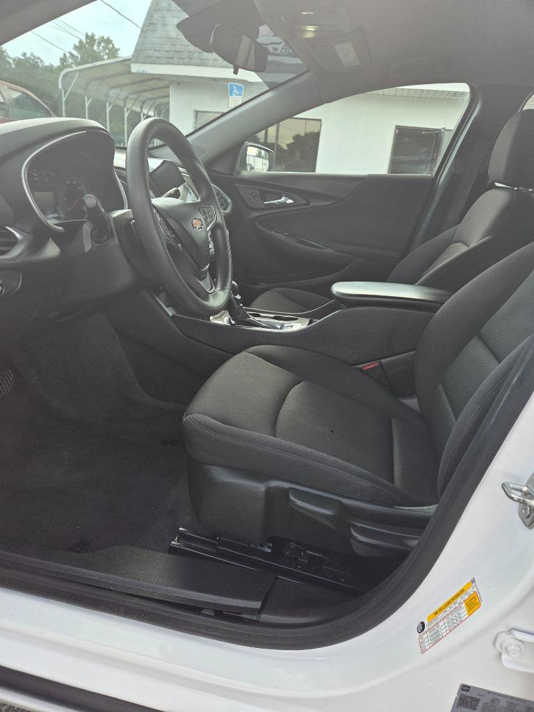 Used 2023 Chevrolet Malibu LS FWD image 12