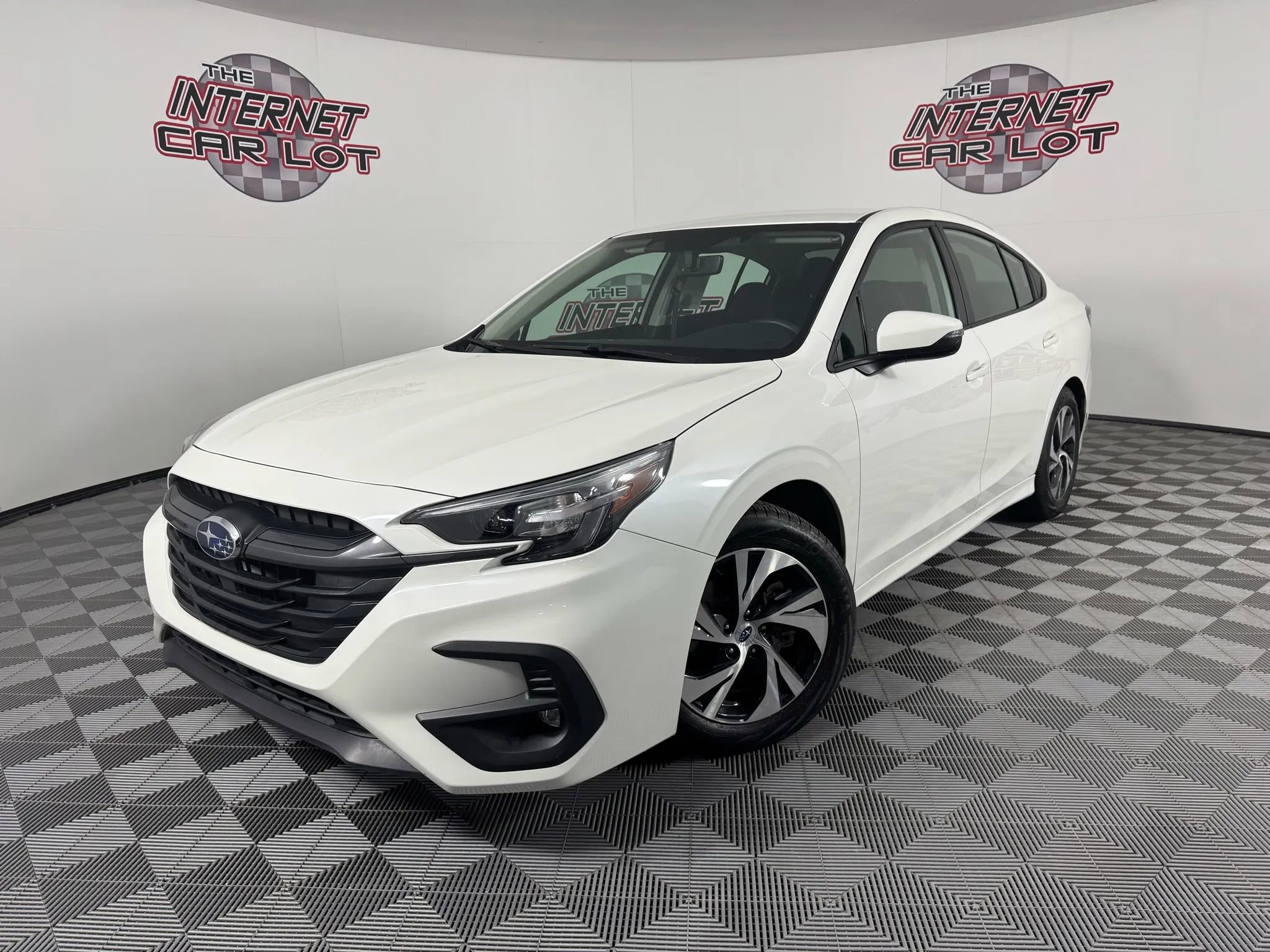 Used 2025 Subaru Legacy Premium AWD/4WD image 1