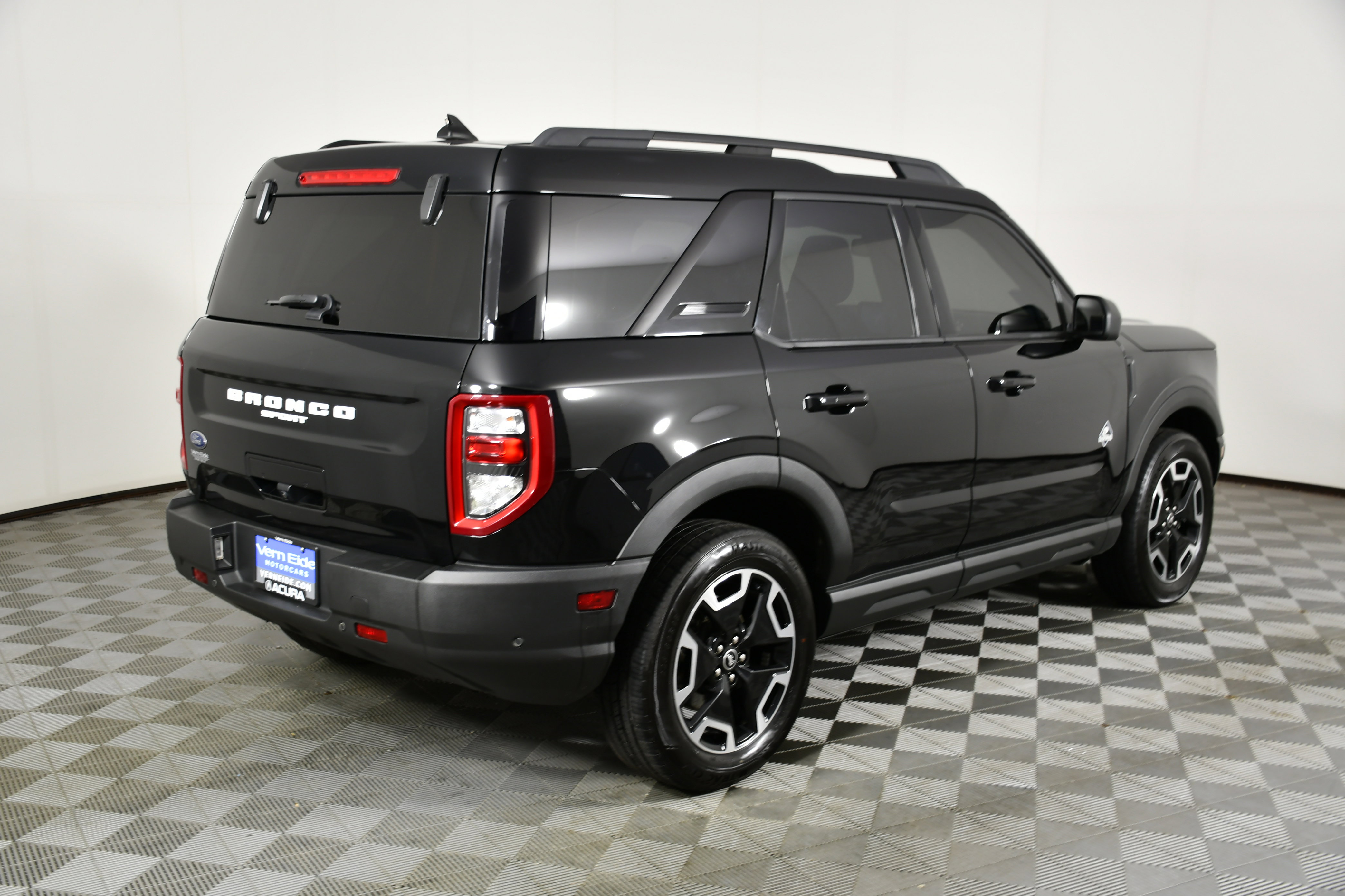 Used 2021 Ford Bronco Sport Outer Banks w/ Outer Banks Package (96D) image 6