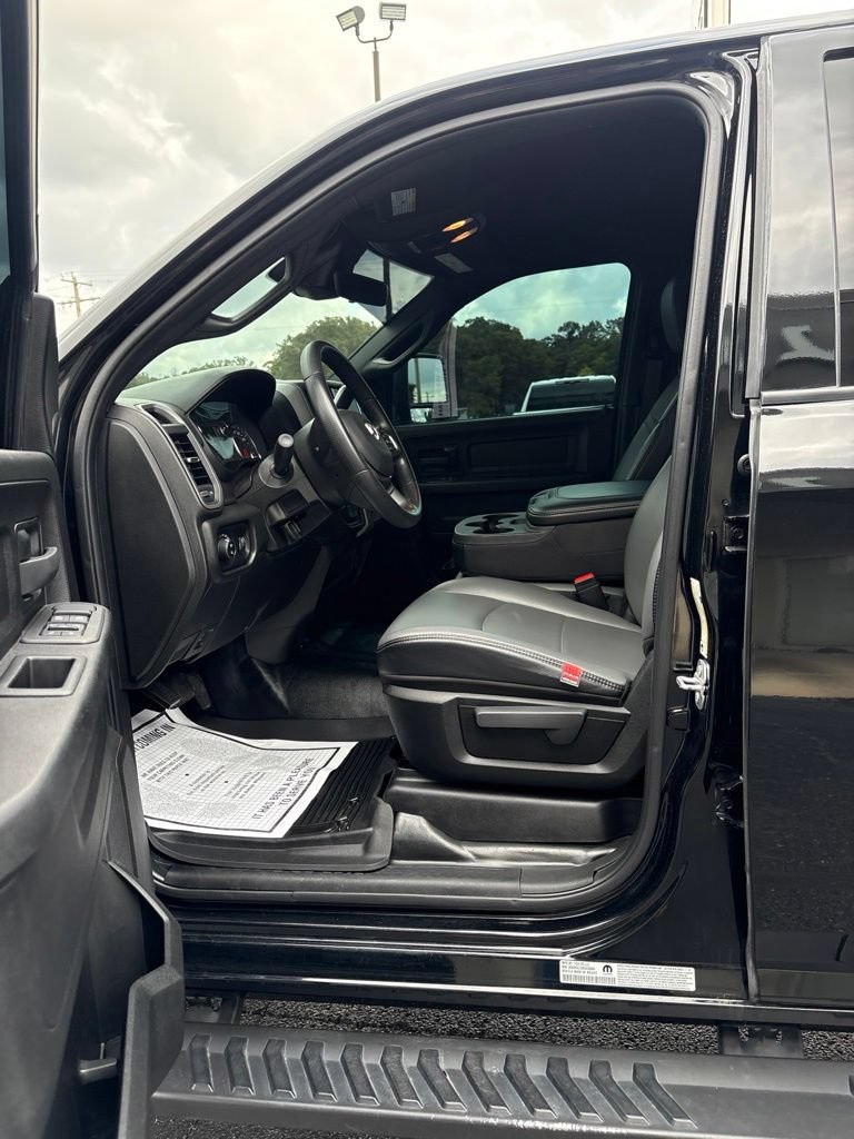 Used 2025 RAM 3500 Tradesman w/ Chrome Appearance Group AWD/4WD image 10
