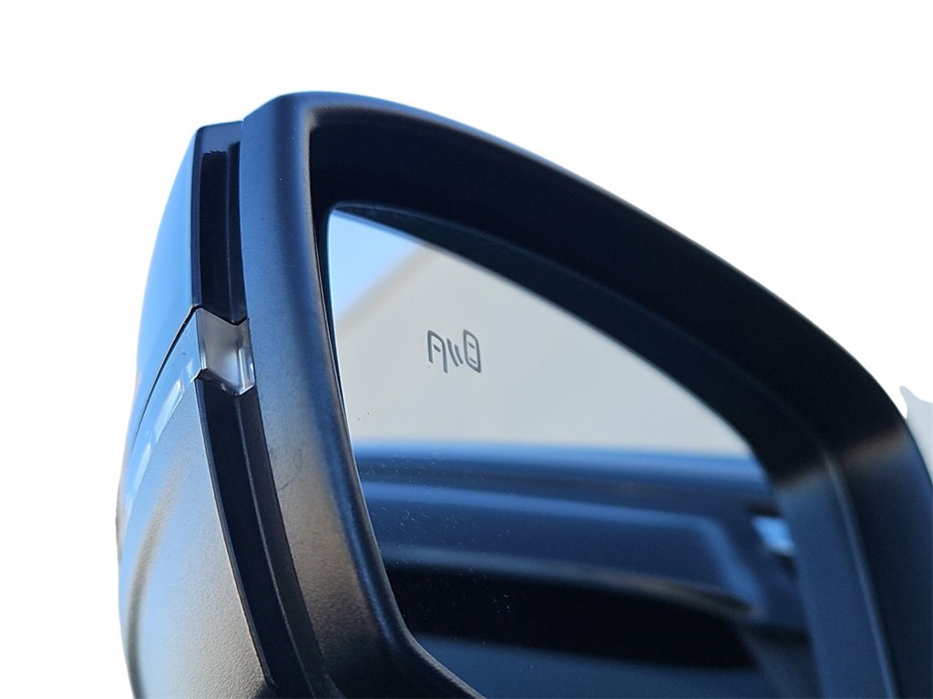 Used 2018 Volkswagen Tiguan SE w/ Panoramic Sunroof Package image 18