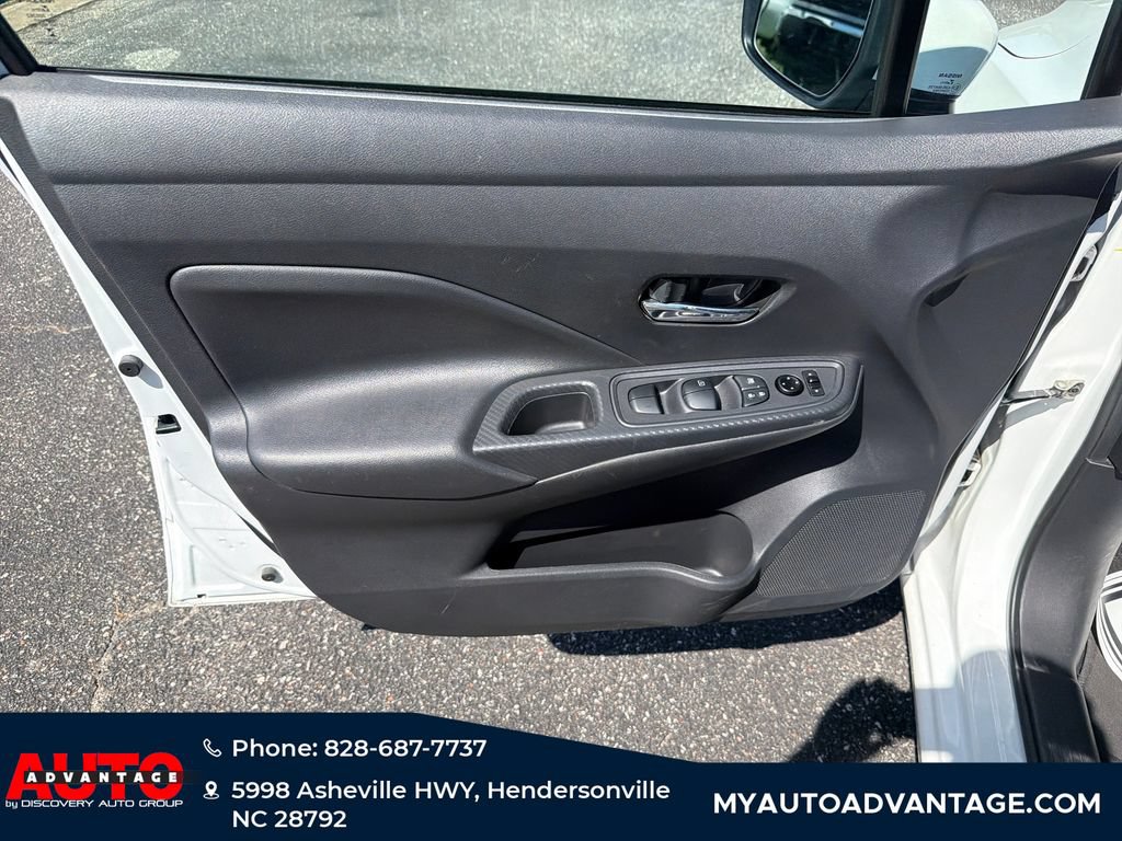 Used 2024 Nissan Versa SV w/ Trunk Package FWD image 9