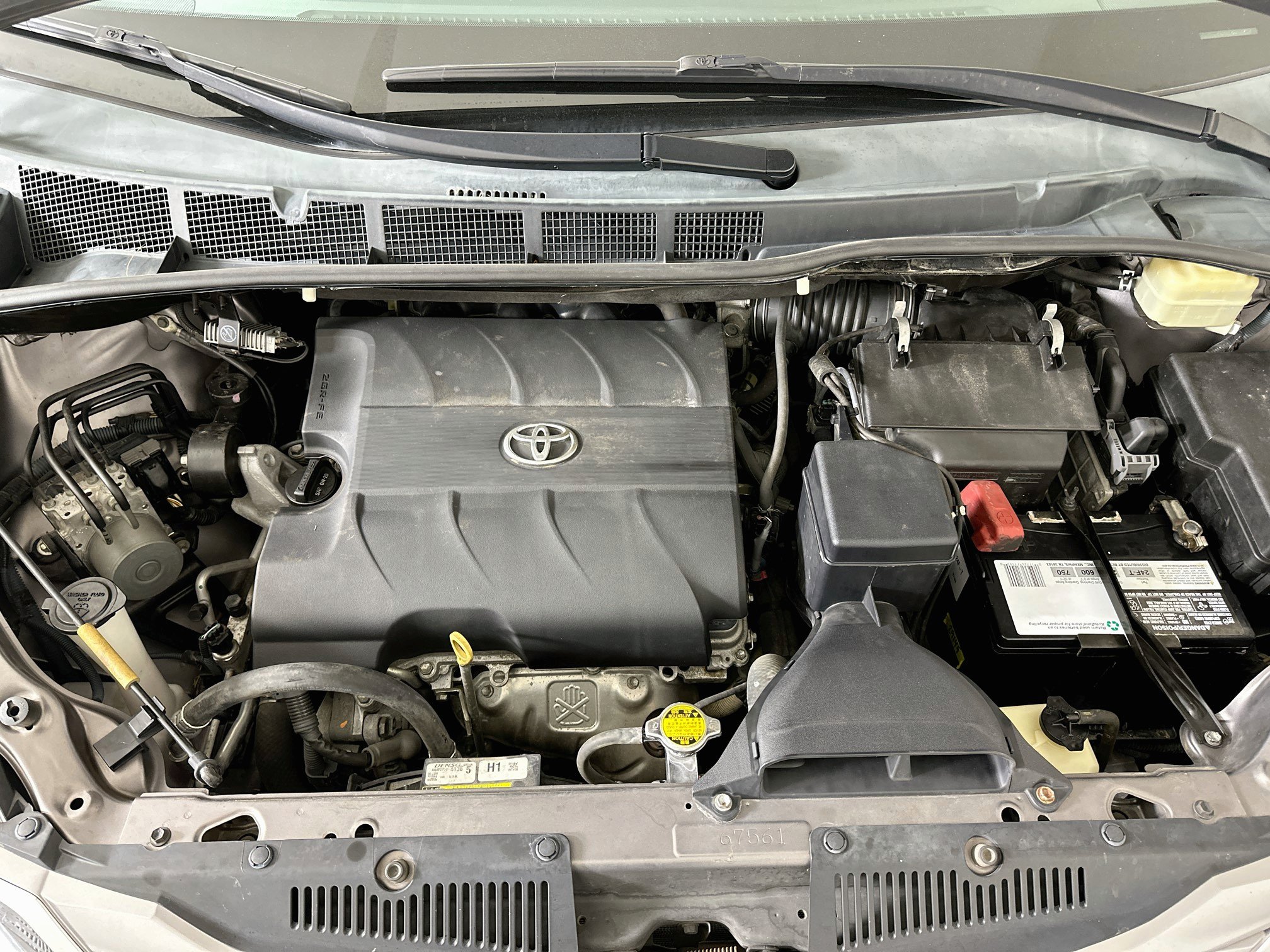 Used 2015 Toyota Sienna XLE w/ XLE Navigation Package FWD image 35
