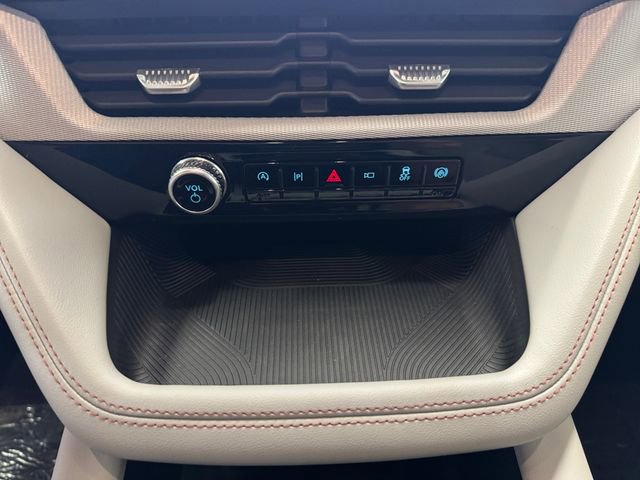 Used 2026 Ford Explorer Active w/ Active Comfort Package image 5