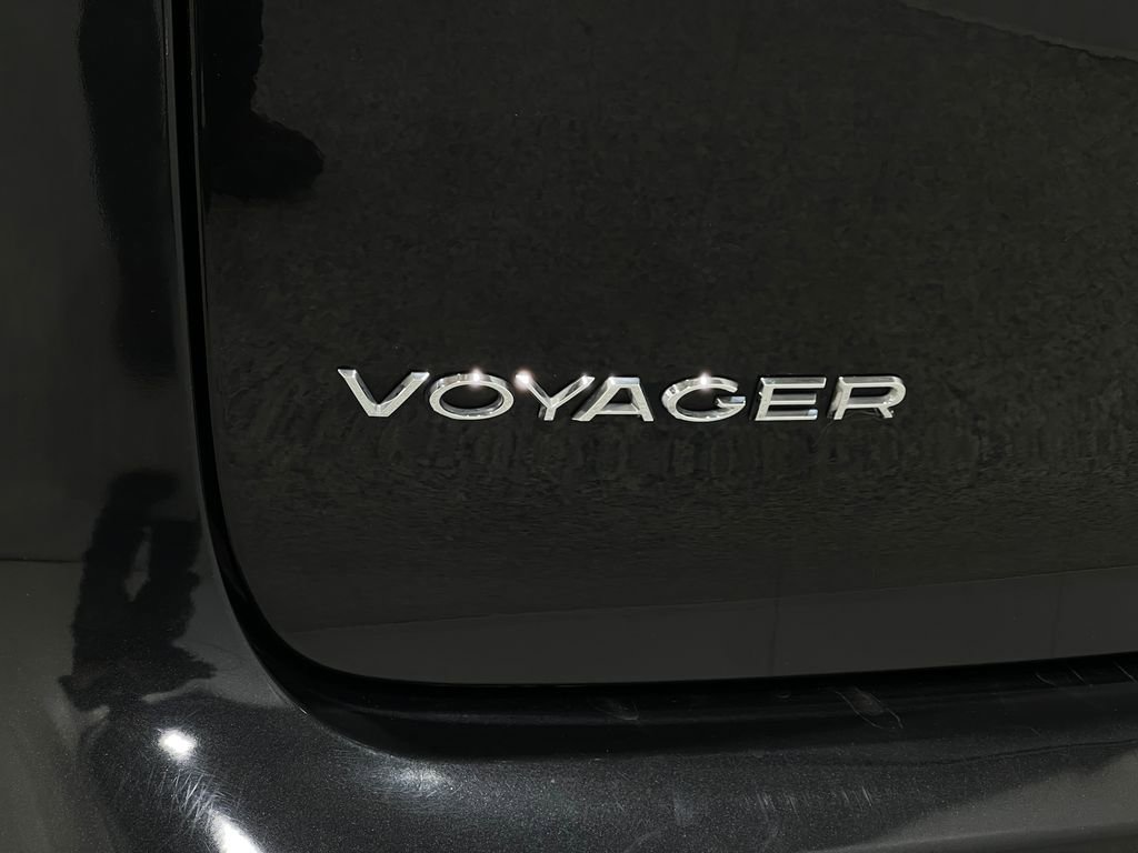 Used 2020 Chrysler Voyager Lxi image 39