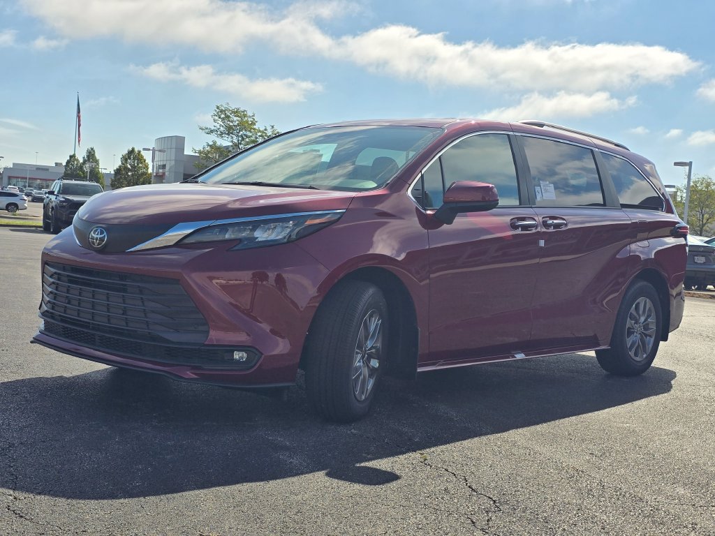 New 2026 Toyota Sienna XLE AWD/4WD image 14