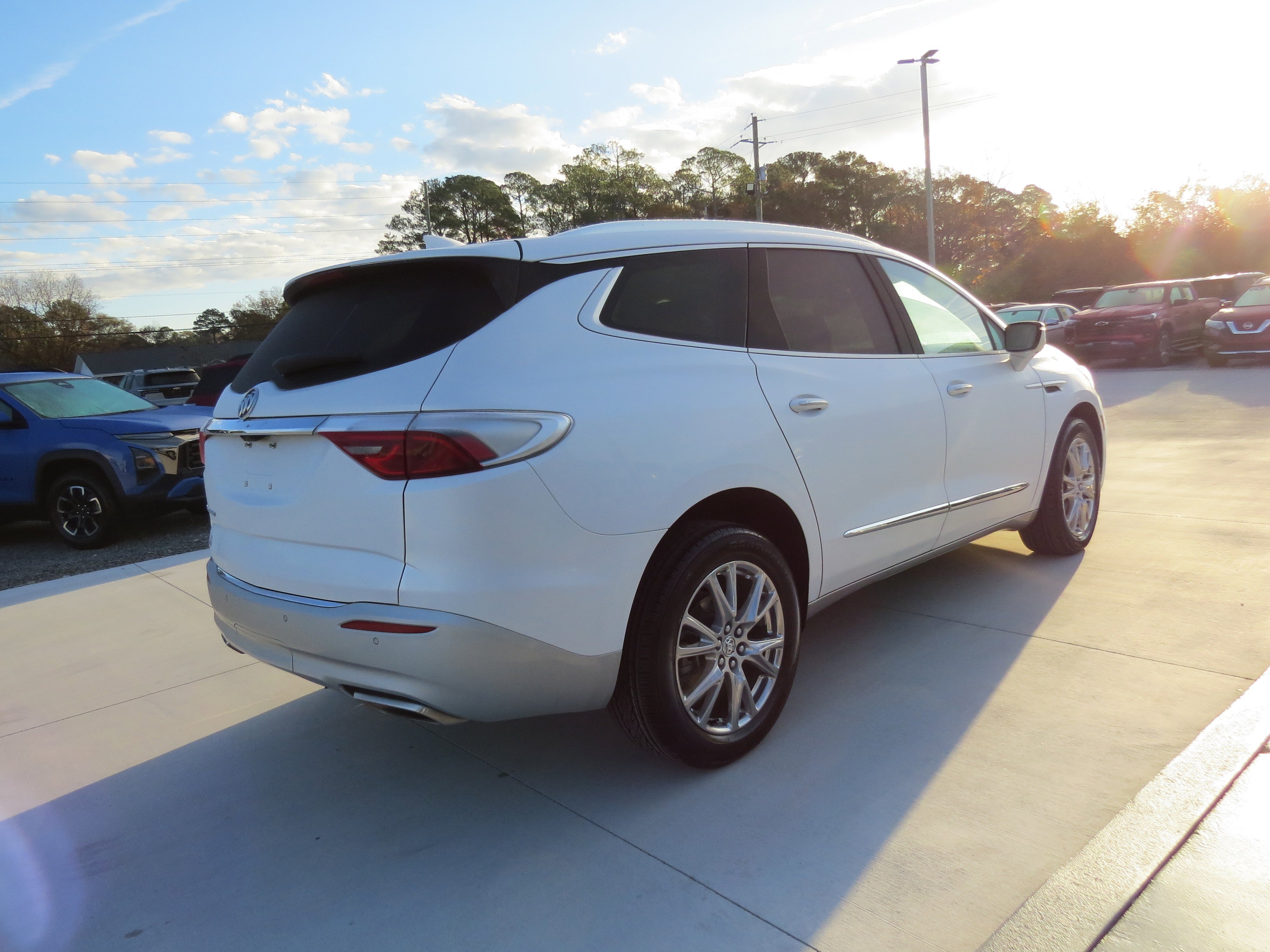 Used 2023 Buick Enclave Premium w/ Experience Buick Package image 5