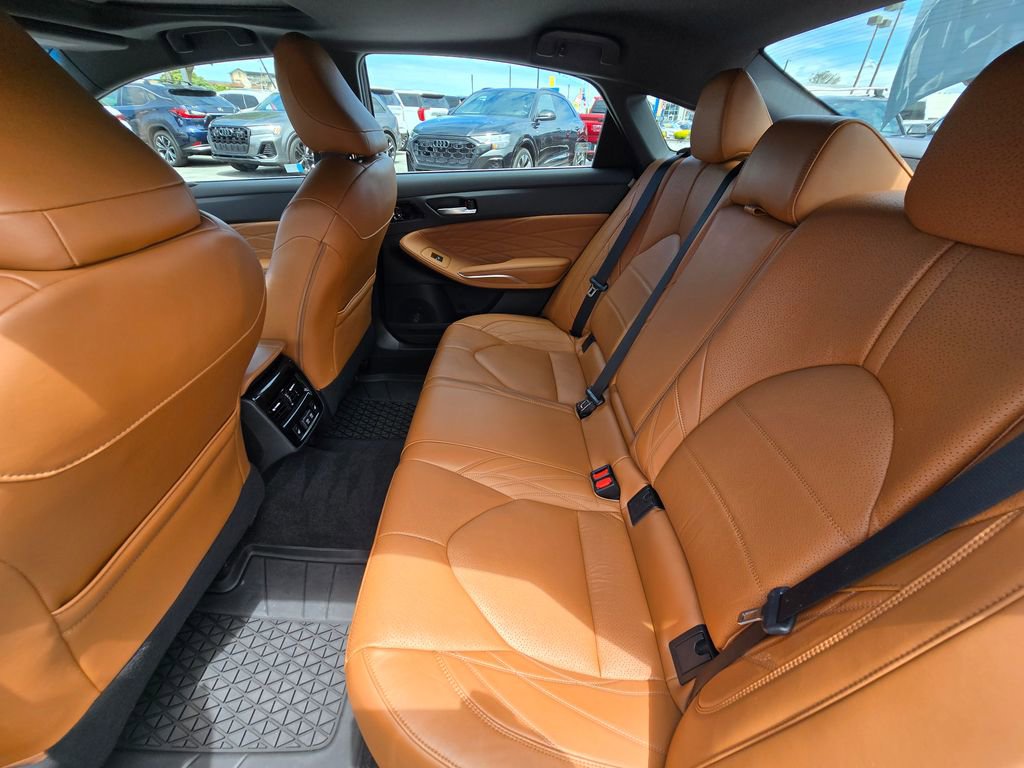 Used 2019 Toyota Avalon Limited w/ Advanced Safety Package FWD image 14