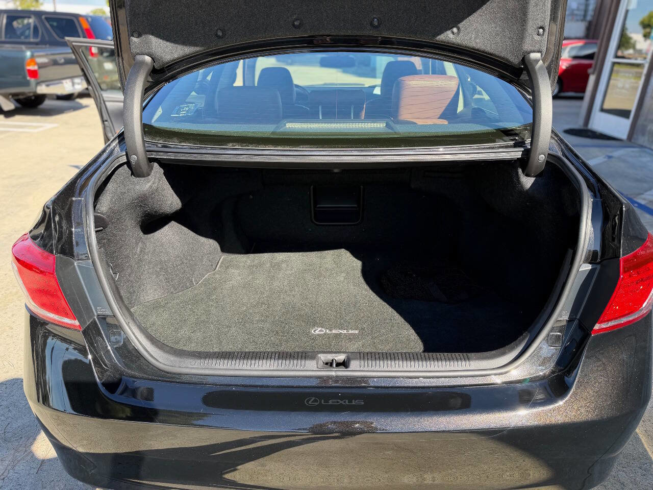 Used 2012 Lexus ES 350 w/ Touring Special Edition FWD image 17