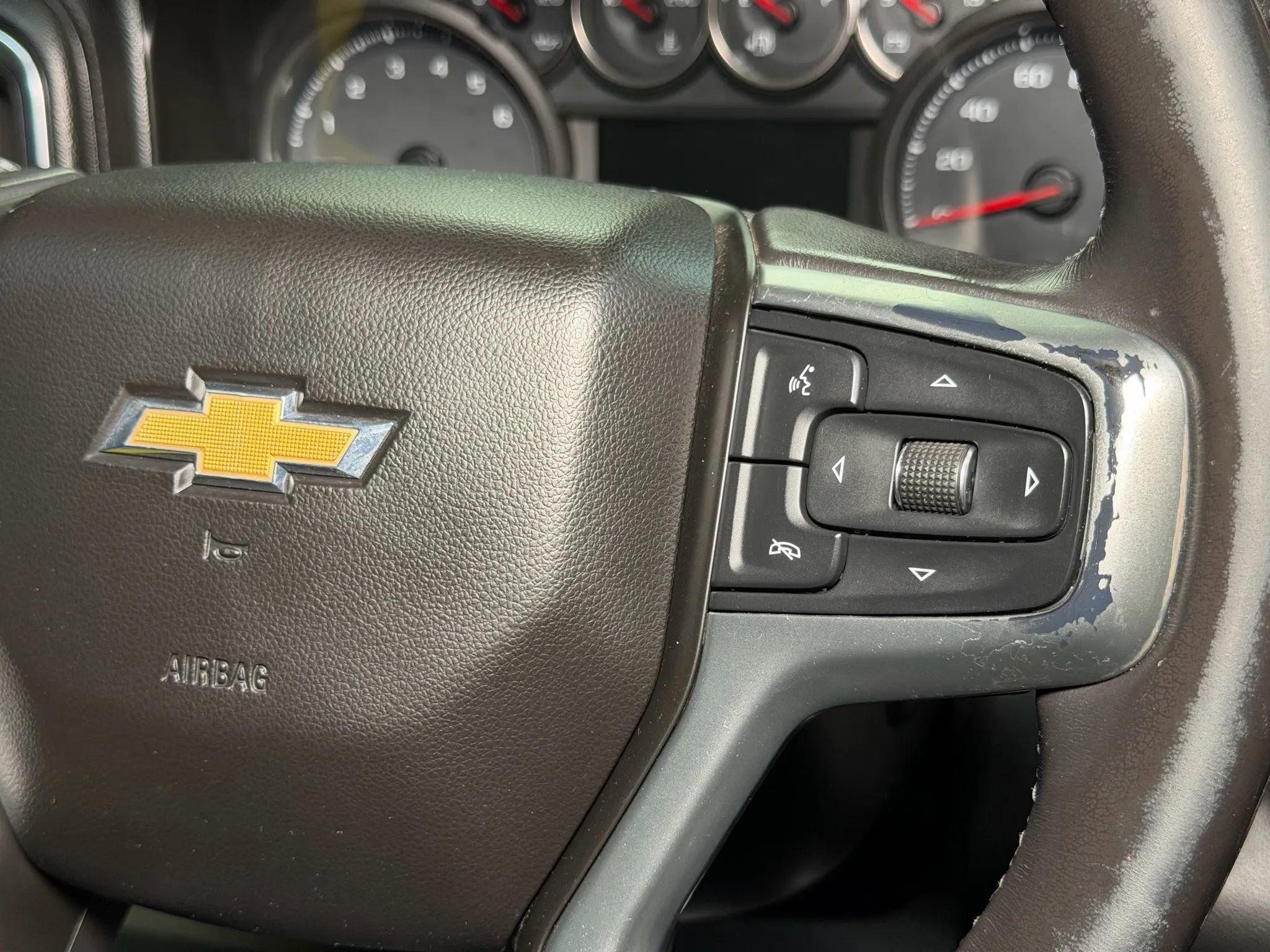 Used 2020 Chevrolet Silverado 1500 LTZ image 40