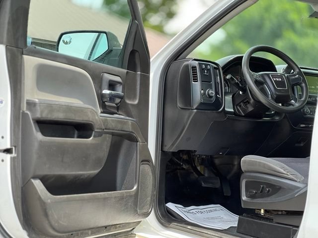 Used 2018 GMC Sierra 1500 2WD Regular Cab image 9
