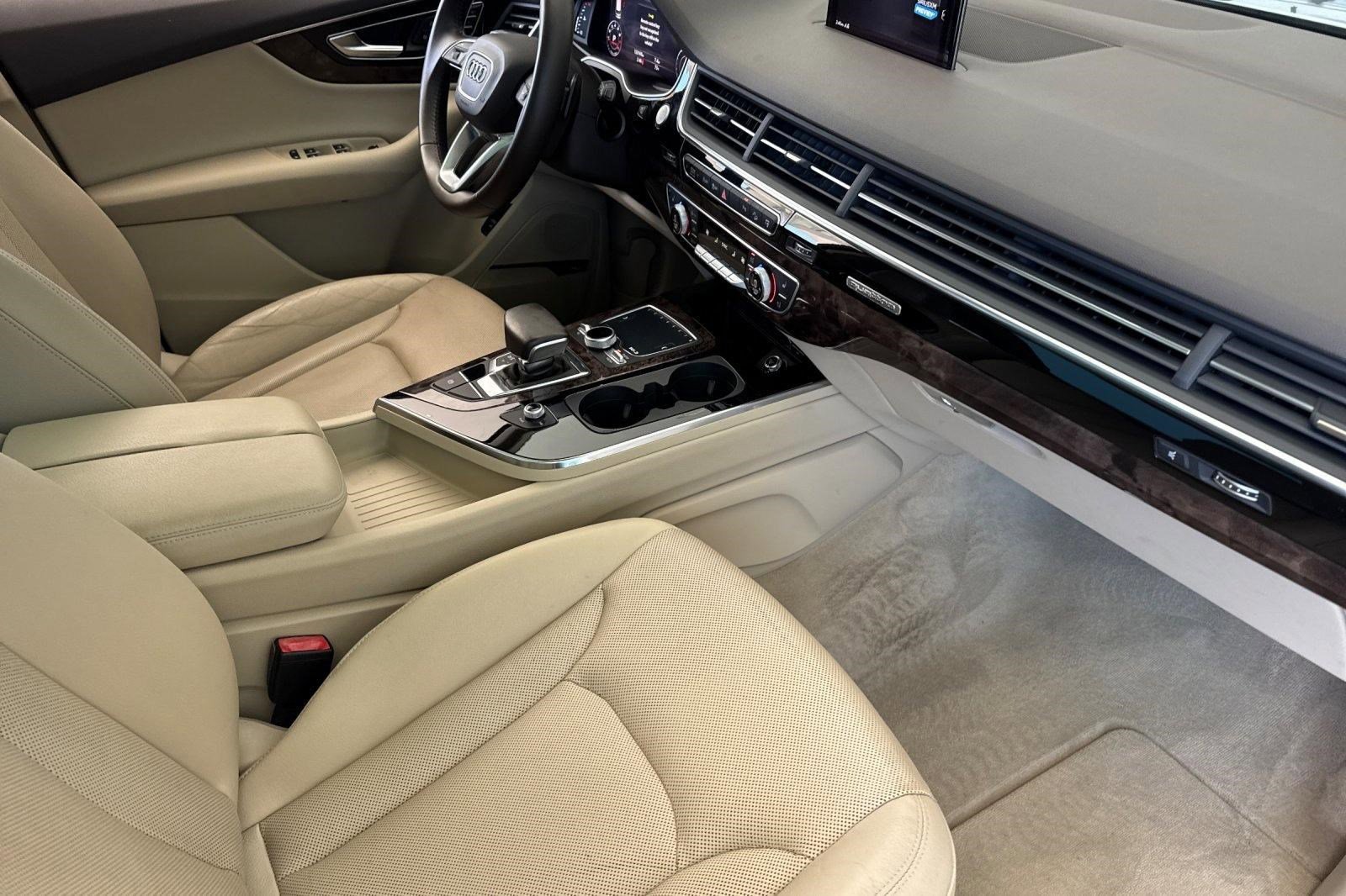 Used 2017 Audi Q7 3.0T Prestige image 32
