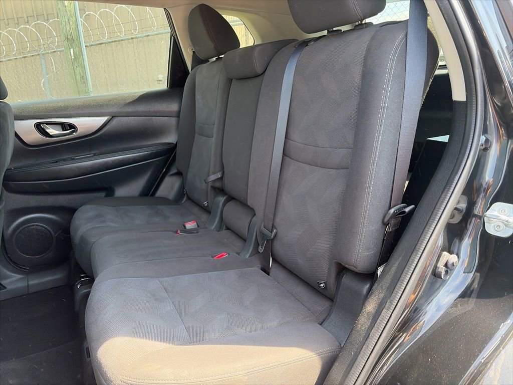 Used 2016 Nissan Rogue SV image 11