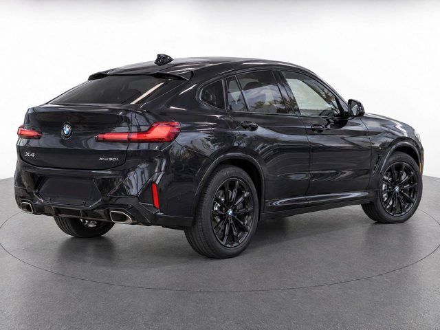 Used 2025 BMW X4 xDrive30i w/ Premium Package AWD/4WD image 3