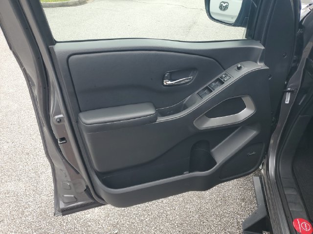 Certified 2025 Nissan Frontier SV w/ SV Convenience Package RWD image 23